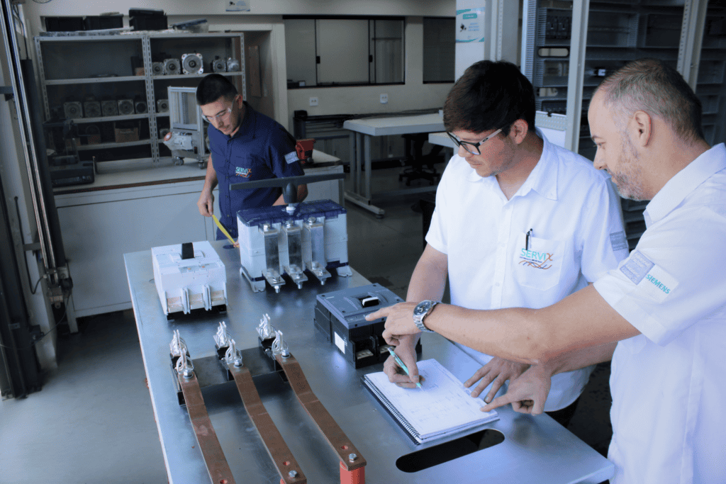 Suporte técnico 24/7 - atendimento industrial